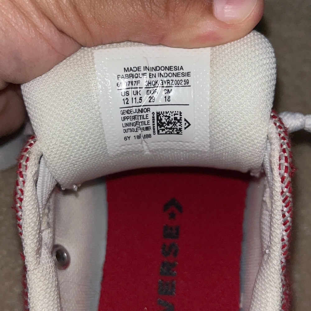Converse - Picture 3 of 5